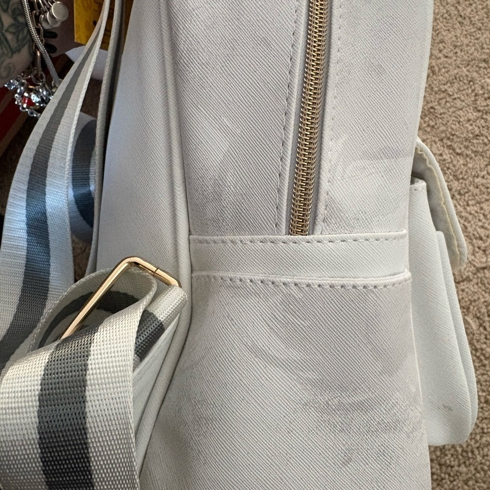 Disney White Backpack with Mickey and Parrot Design - Picture 4 of 5